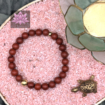 Roter Jaspis Mala Armband mit vergoldeter Silberperle
