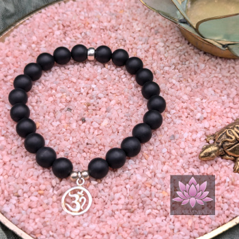 Matter Onyx mit OM-Anhänger aus 925er Sterling Silber