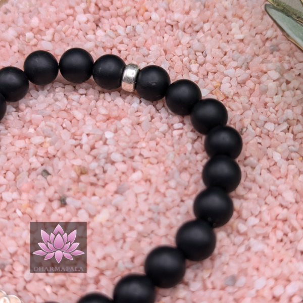 Matter Onyx mit Unendlichem Knoten aus 925er Sterling Silber